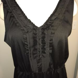 XXL Black sleeveless GAP knee length dress with ruffle detail and pockets!